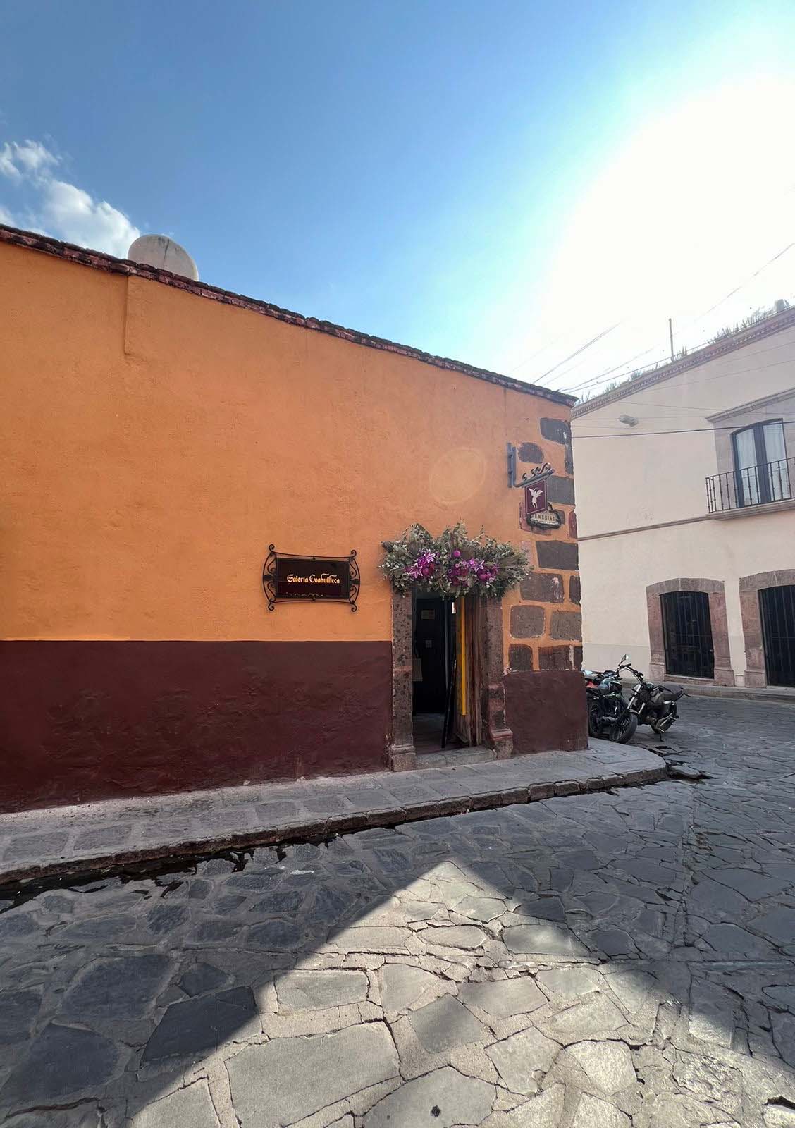 Facade of Galería Coahuilteca in San Miguel de Allende